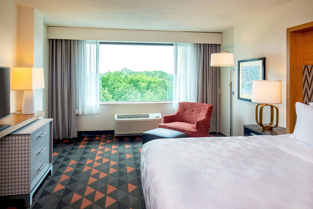 Premium bedding, in-room safe, desk, blackout curtains