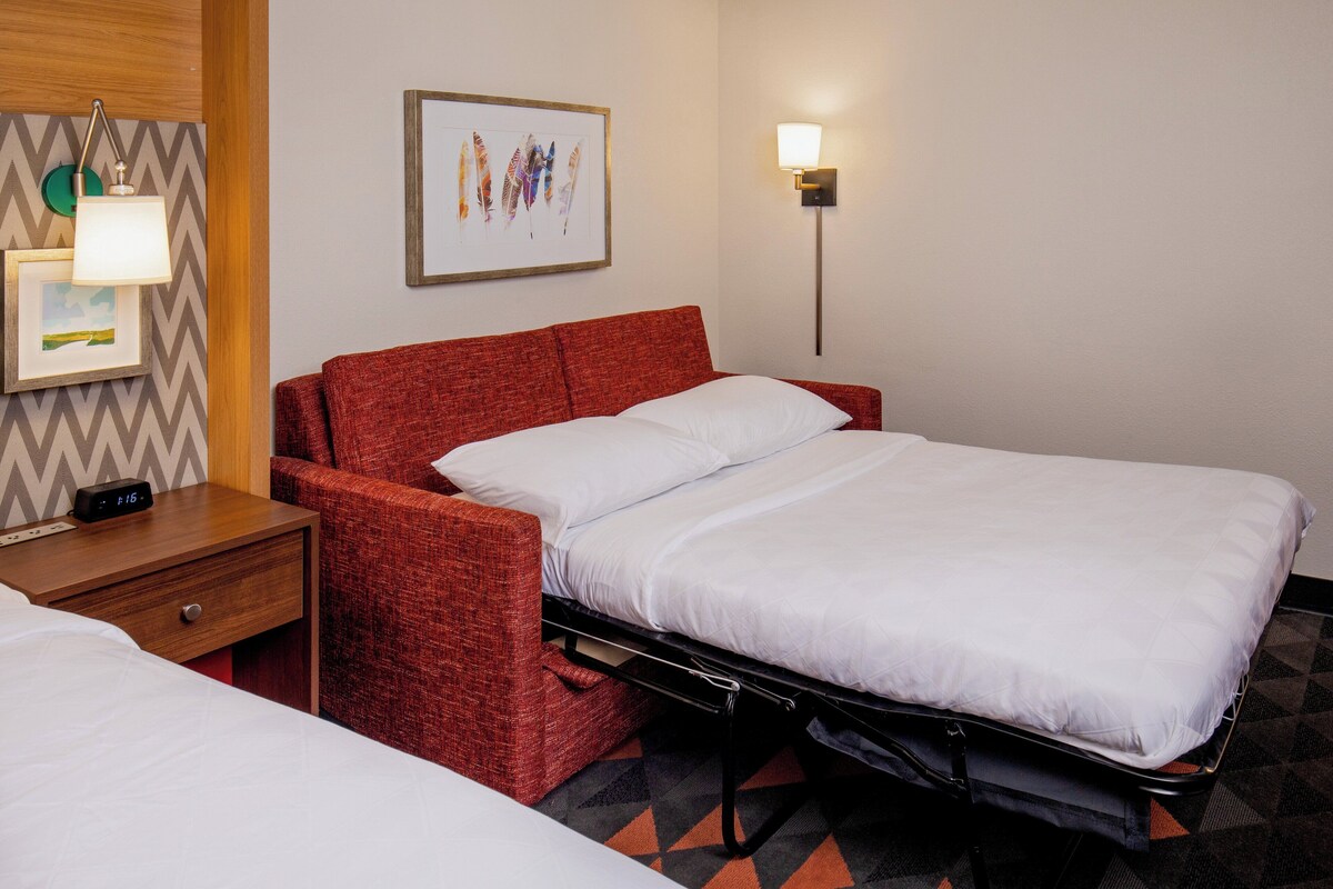 Standaard kamer, 1 kingsize bed met slaapbank | Kamervoorziening