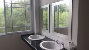 Villa | Bathroom sink - Suannoina Resort (Pak Chong)