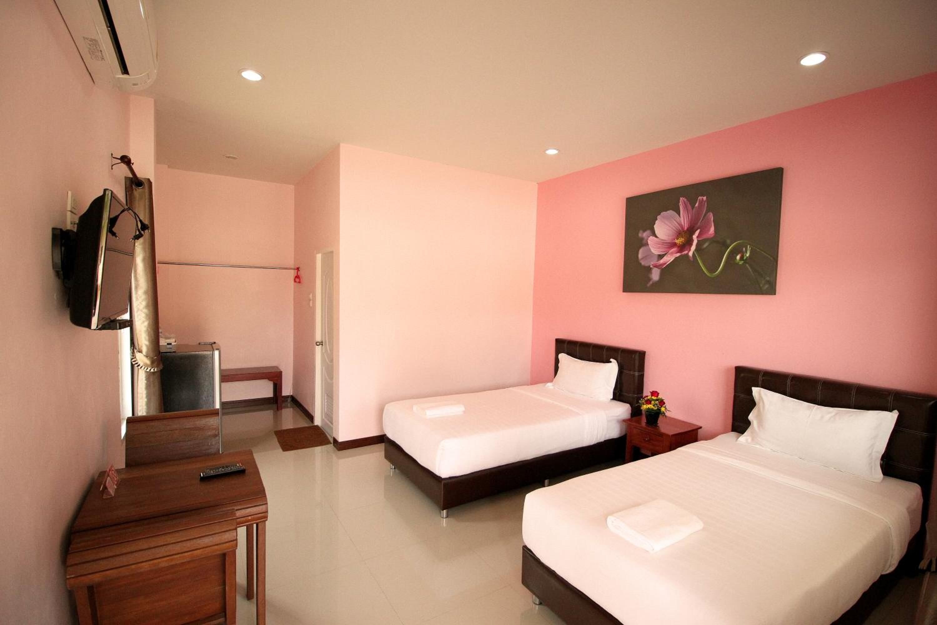 Rollaway beds, free WiFi