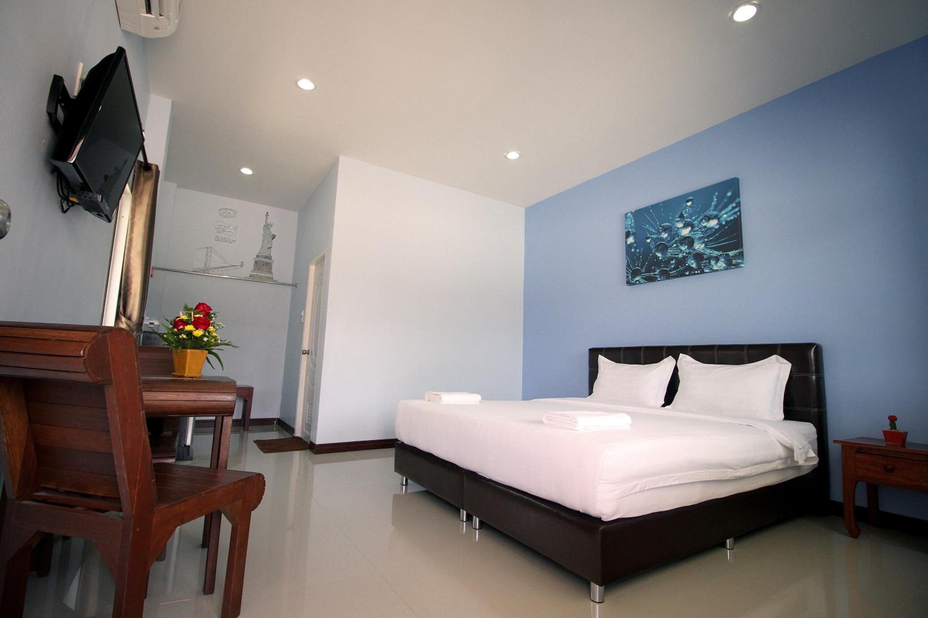 Rollaway beds, free WiFi