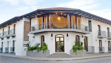 Fachada de la propiedad