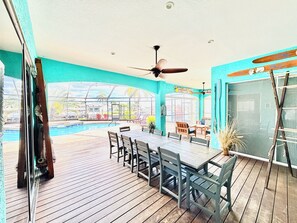 Outdoor dining - Waterfront Paradise | Pool, Spa, Kayaks & Dock (Cape Coral)