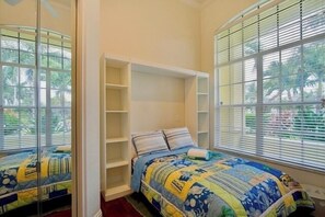 5 bedrooms, iron/ironing board, free WiFi, bed sheets