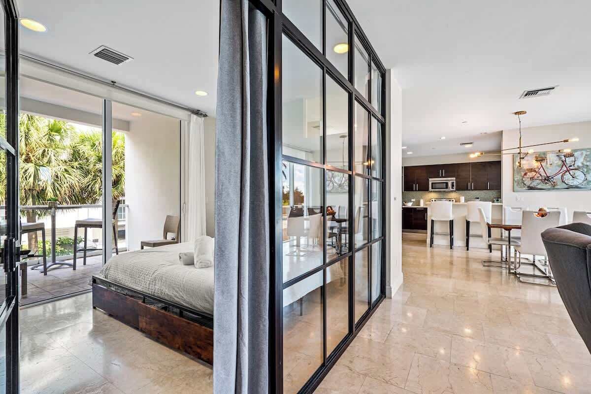 3 habitaciones, tabla de planchar con plancha, cuna de viaje y wifi 