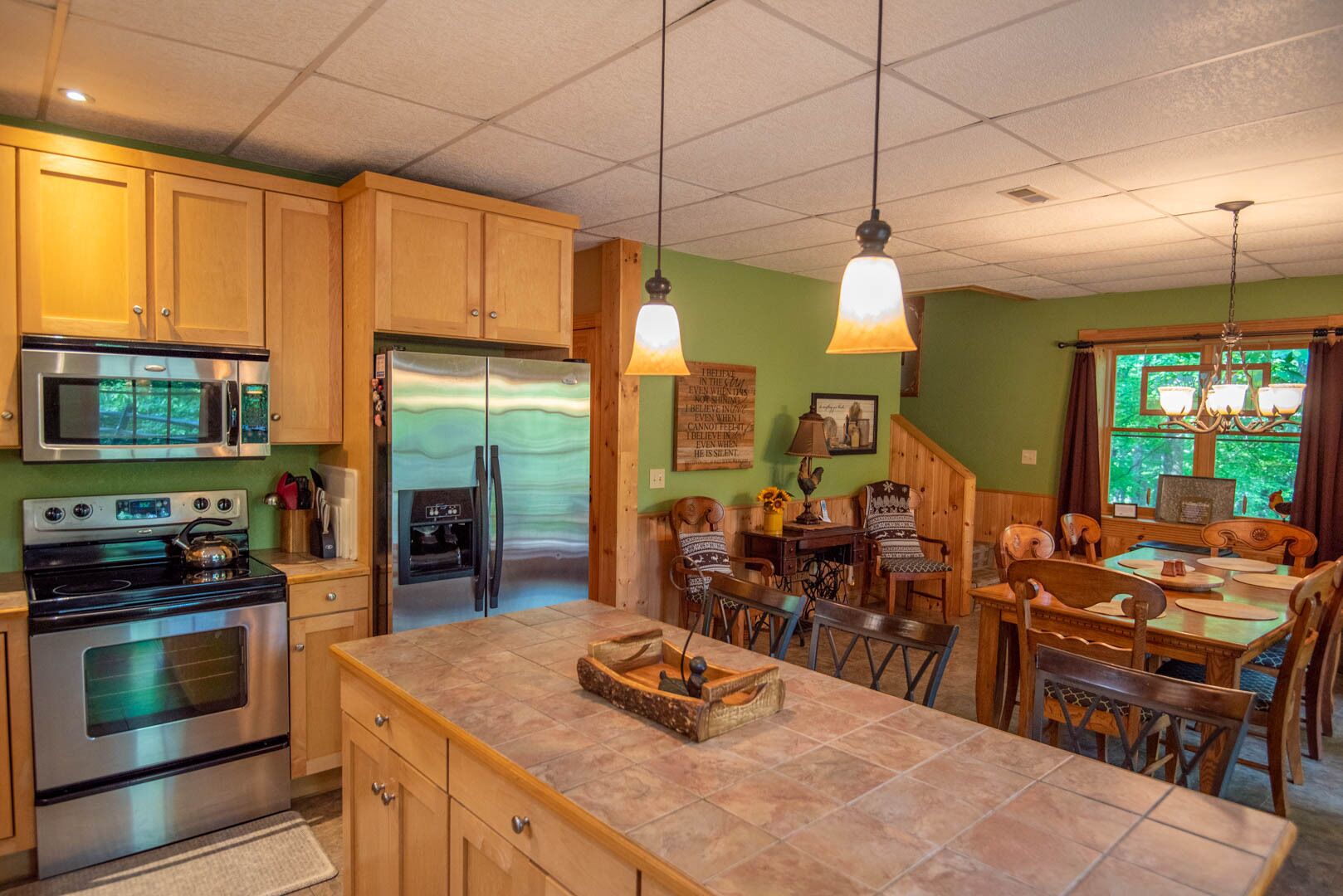 冰箱、微波炉、烤箱、炉灶