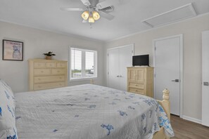2 bedrooms, iron/ironing board, Internet, bed sheets