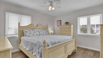 2 bedrooms, iron/ironing board, internet, bed sheets