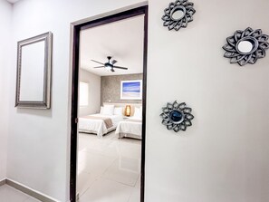 3 habitaciones, tabla de planchar con plancha y wifi gratis 