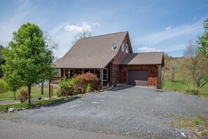Exterior - Kapena Escape on the Lake | Scenic Waterfront Cabin | Hot Tub & Game Room (Jefferson)