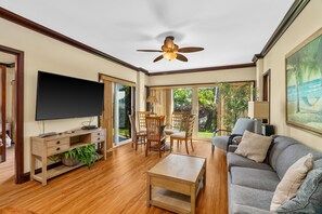 Smart TV, reproductor de DVD, libros y videoteca