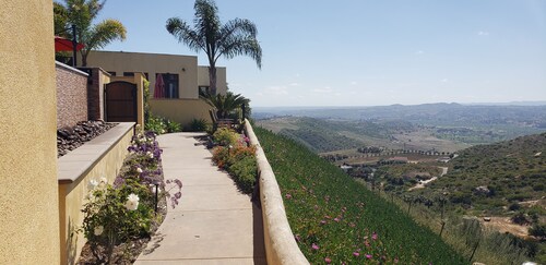 Suuri Custom Guest House On Hill Top Estate Bonsall