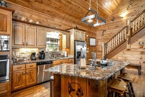 雪櫃、微波爐、焗爐、爐具