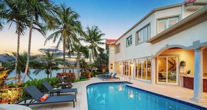 Delray Beach Intracoastal Elegance Waterfront pool