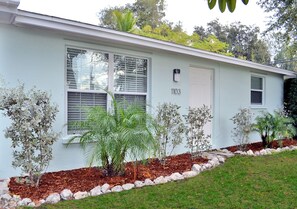 Exterior detail - Renovated condo with easy beach access on Siesta (Siesta Key)