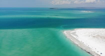 Bradenton Lakefront Vacation Rental Home with Heated Pool and Water Views