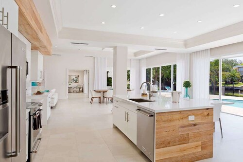 Modern Waterfront Home w/Heated Pool, Avocado Tree