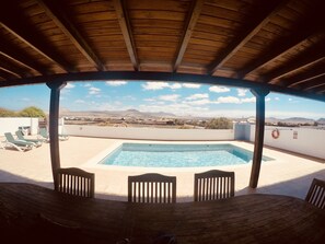 Pool -  StayonBoard: Rustic villa with heated pool, view, patio, wifi, tv, ... (Lajares)