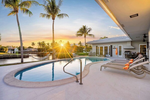 Pool - 5 Bedroom Private Waterfront Villa with Pool and Dock (Fort Lauderdale)