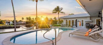 5 Bedroom Private Waterfront Villa with Pool and Dock