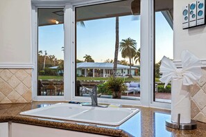 Interior - 5 Bedroom Private Waterfront Villa with Pool and Dock (Fort Lauderdale)