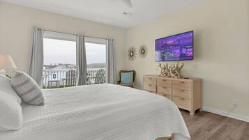 3 slaapkamers, een strijkplank/strijkijzer, internet, beddengoed