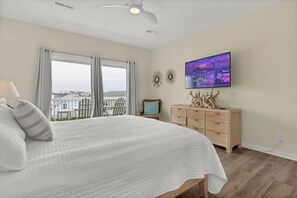 3 bedrooms, iron/ironing board, Internet, bed sheets