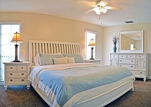 2 bedrooms, iron/ironing board, free WiFi, bed sheets - Siesta Key Beachside Vacation Rental W/ Heated Pool – Walk to Beach and More (Siesta Key)