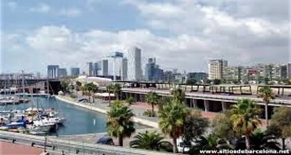 FORUM DELUXE, 5 MIN WALK TO CCIB CENTER AND SEA!