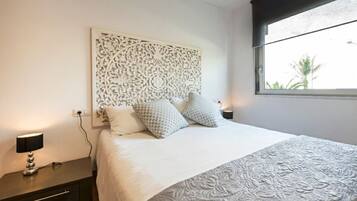 3 makuuhuonetta, silitysrauta/-lauta, ilmainen Wi-Fi, vuodevaatteet