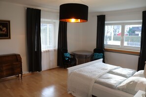 3 bedrooms, WiFi, bed sheets