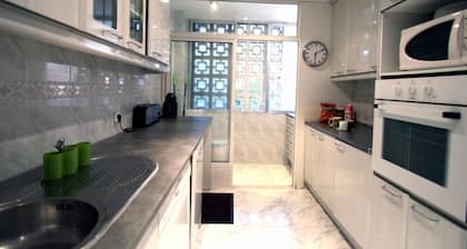 Huoneisto, amplio ja valo, Madridin keskustassa, autotalli, metro