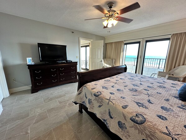 2 habitaciones, cortinas blackout y tabla de planchar con plancha 