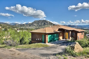 Exterior - The View House- With 360 Views and Close to RMNP Entrance! (Estes Park)