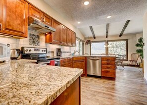 Frigorifero, microonde, forno, lavastoviglie