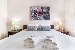 2 bedrooms, iron/ironing board, Internet, bed sheets