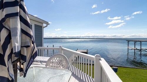 A Cottage on the Bay: Adorable Lakeside Cottage Near Geneva