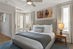 Fer et planche à repasser, lit parapluie, Wi-Fi, draps fournis