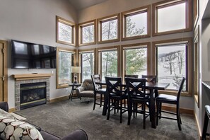 TV, fireplace