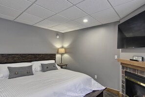 5 bedrooms, iron/ironing board, free WiFi, bed sheets