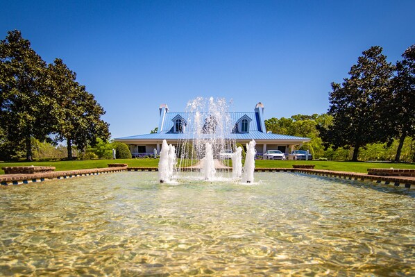 المنشأة من الخارج