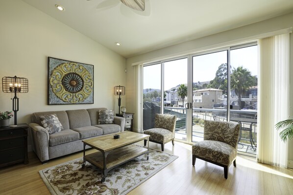 TV, fireplace, DVD player