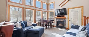 TV, fireplace, DVD player - Slopeside on Boyneland Run! Newly Remodeled (Boyne Falls)