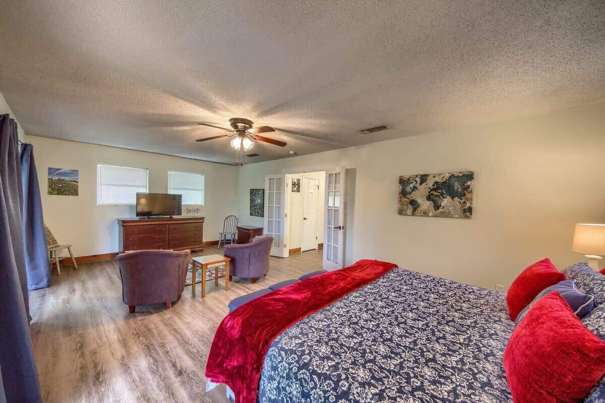 4 habitaciones, tabla de planchar con plancha y wifi gratis 