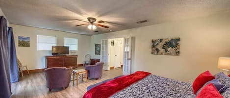4 bedrooms, iron/ironing board, free WiFi, bed sheets
