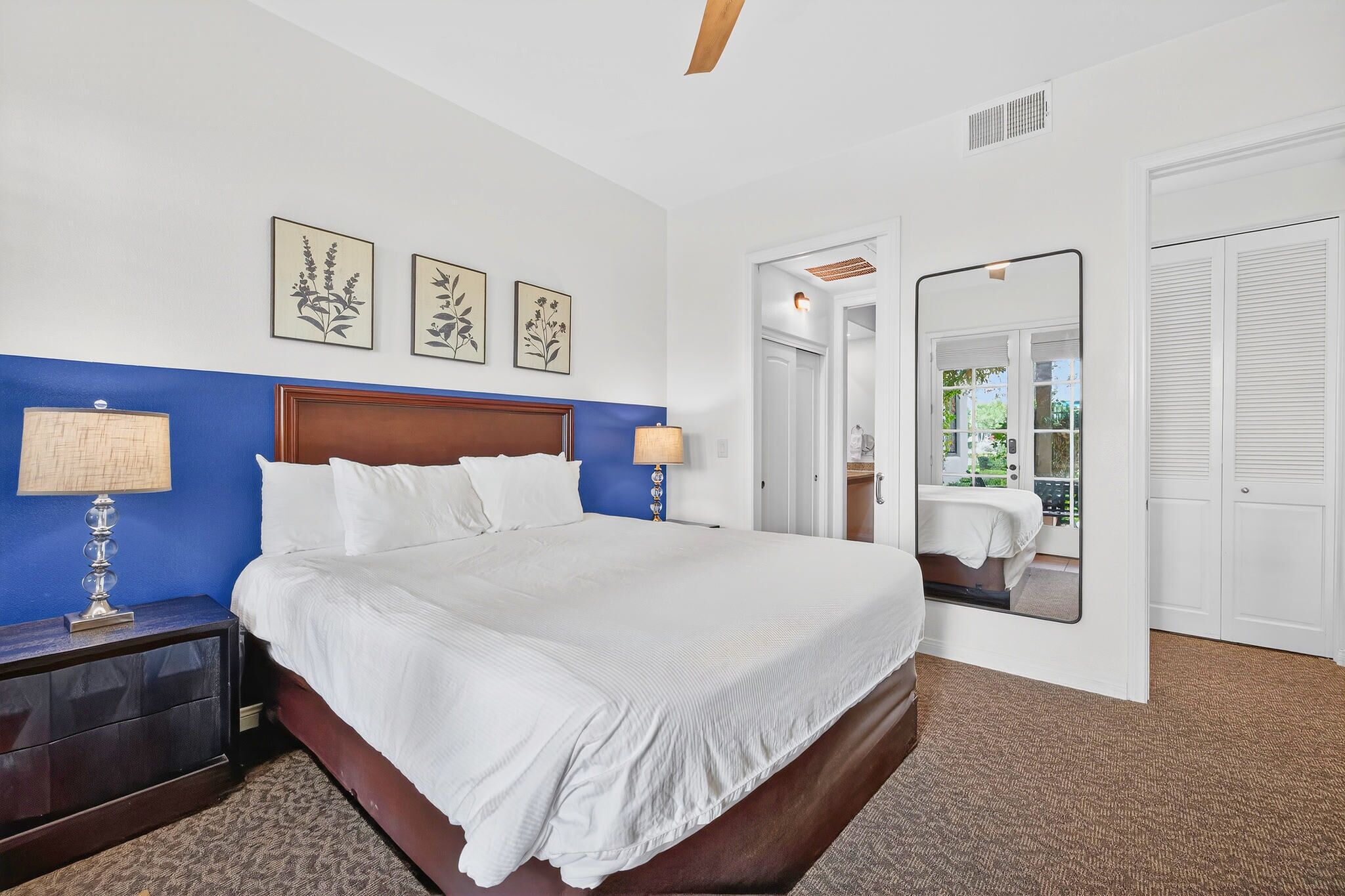 1 chambre, bureau, fer et planche à repasser, accès Internet