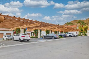 Unclassified image, 3 of 34, button