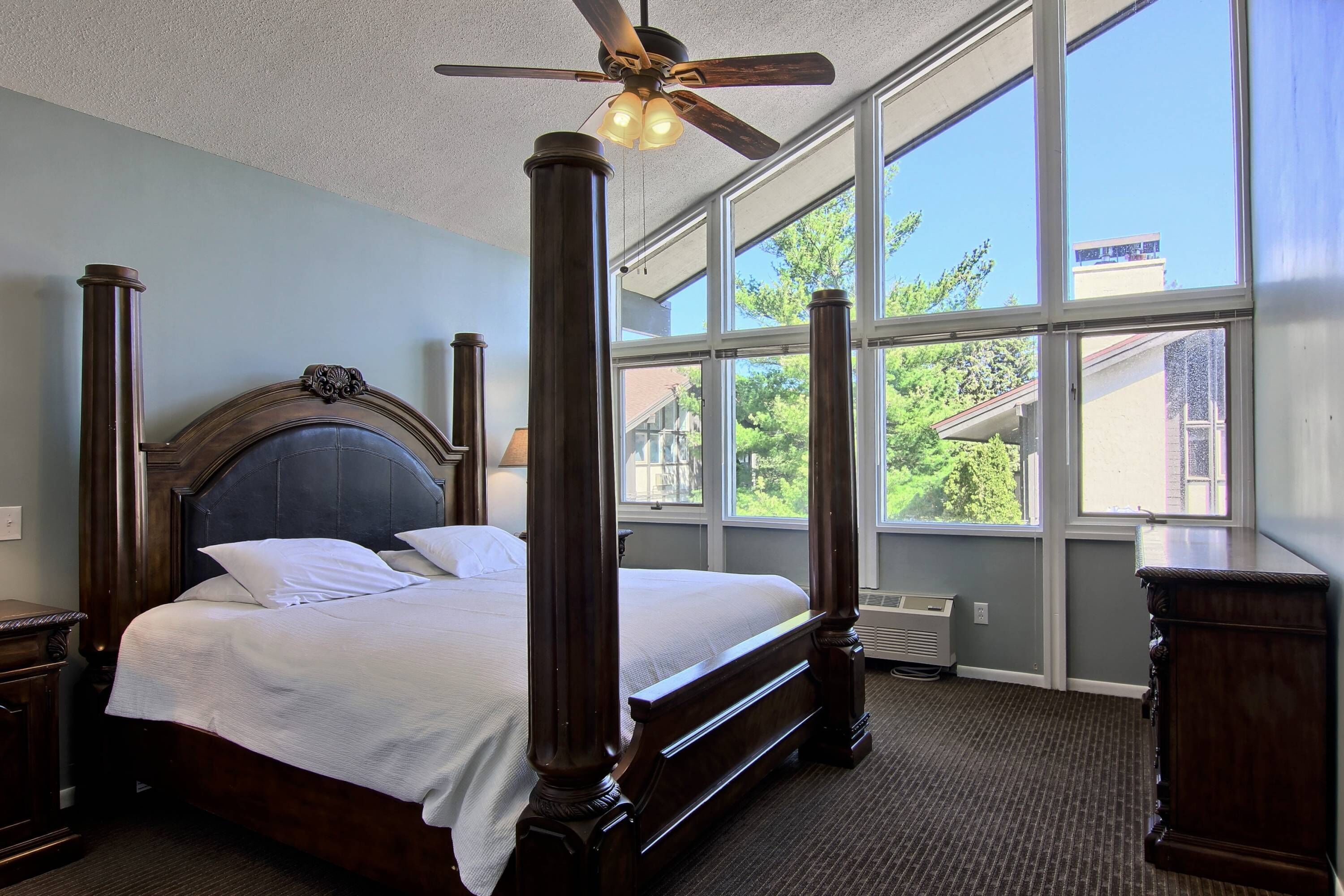 4 bedrooms, WiFi, bed sheets