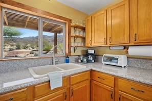 Fridge, microwave, oven, stovetop - Night Sky ✫  10 Private Acre ✫ Sky Bed  ✫ Sleeps 6 ✫ Explore 29 Palms (Twentynine Palms)