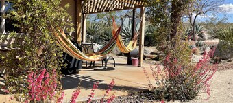 Night Sky ✫  10 Private Acre ✫ Sky Bed  ✫ Sleeps 6 ✫ Explore 29 Palms